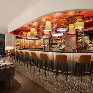 4* Hotel Renaissance